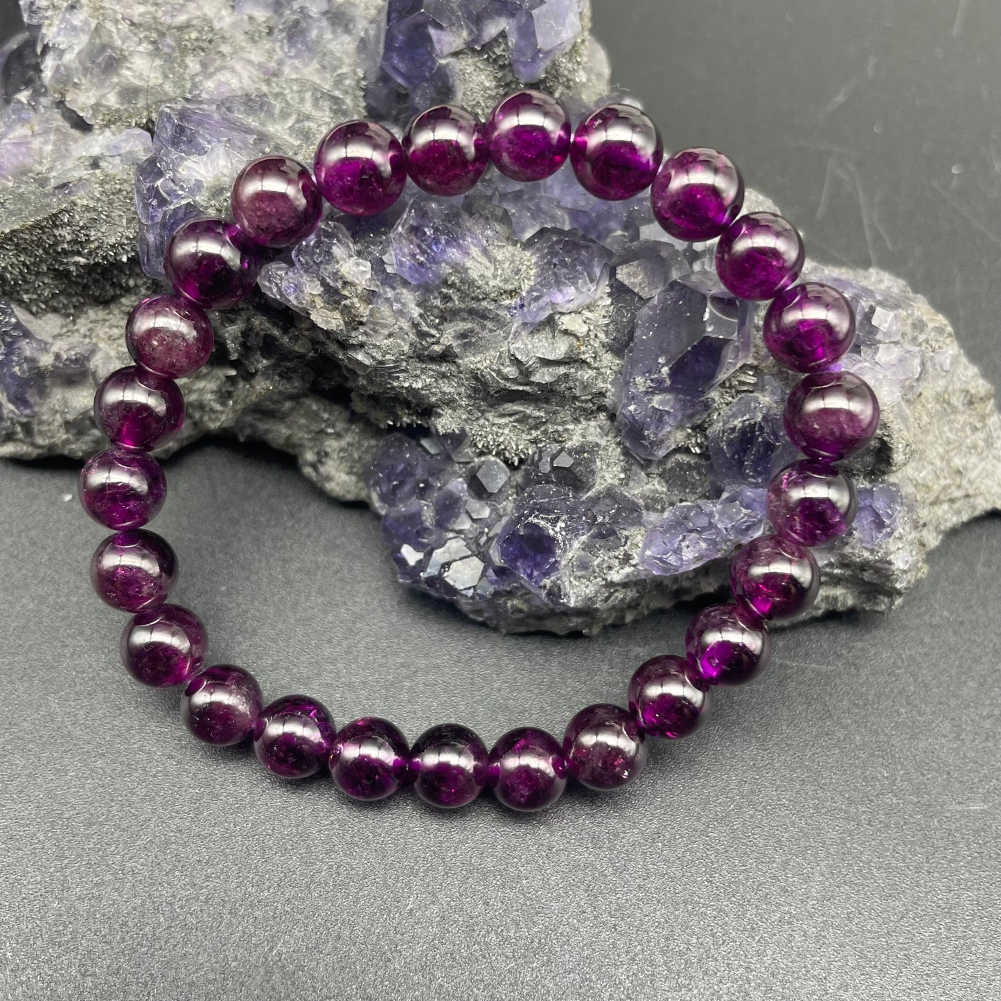 紫牙烏石榴石手串 7mm